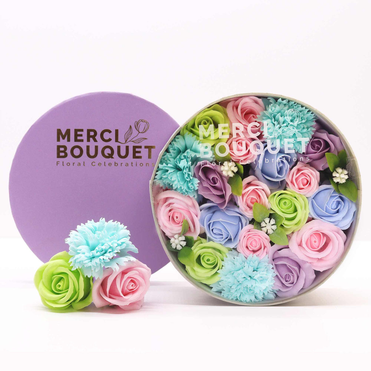 Baby Blessings – Blauwe Zeepbloemen in Ronde Geschenkdoos