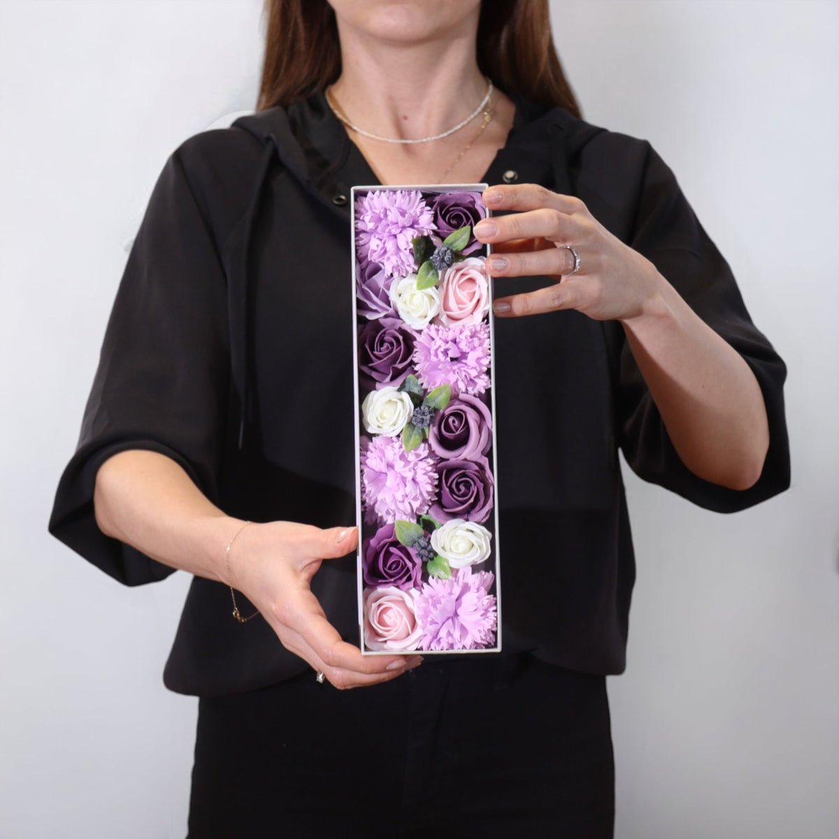 Lavender Rose & Carnation – Lavendelkleurige Zeepbloemen – 28 cm