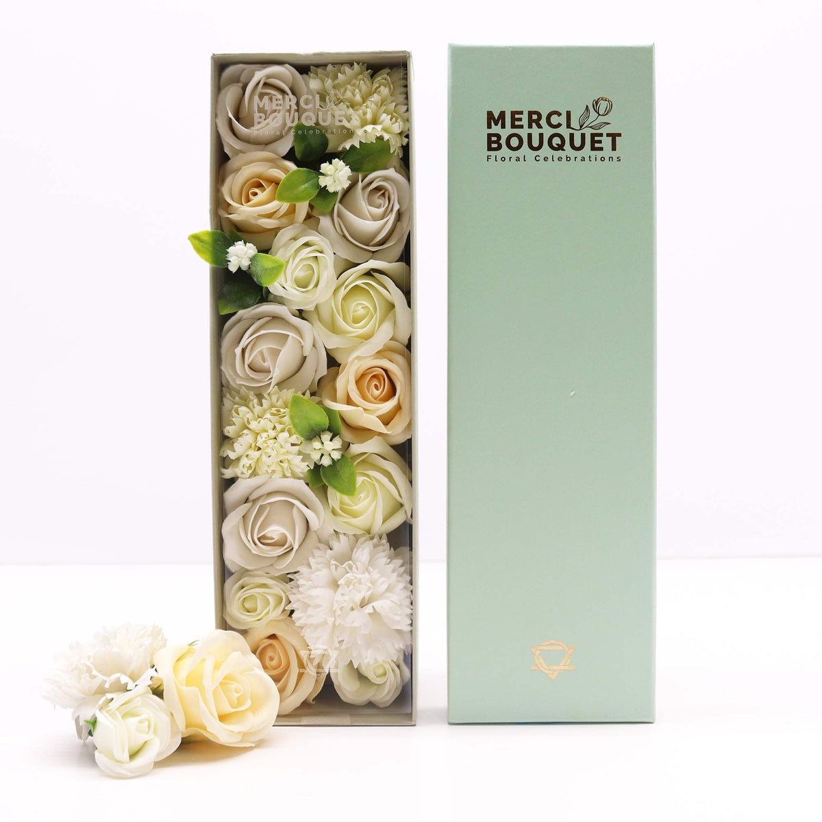 Wedding Blessings – Witte & Ivoorkleurige Zeepbloemen – 28 cm