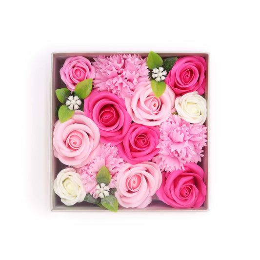 Baby Blessings – Roze Zeepbloemen in Geschenkdoos