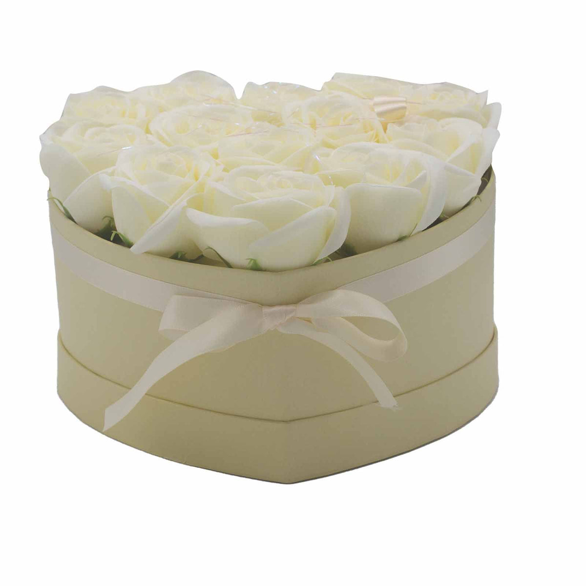 Zeepbloemen Geschenkboeket – 13 Crèmekleurige Rozen in Hartvorm