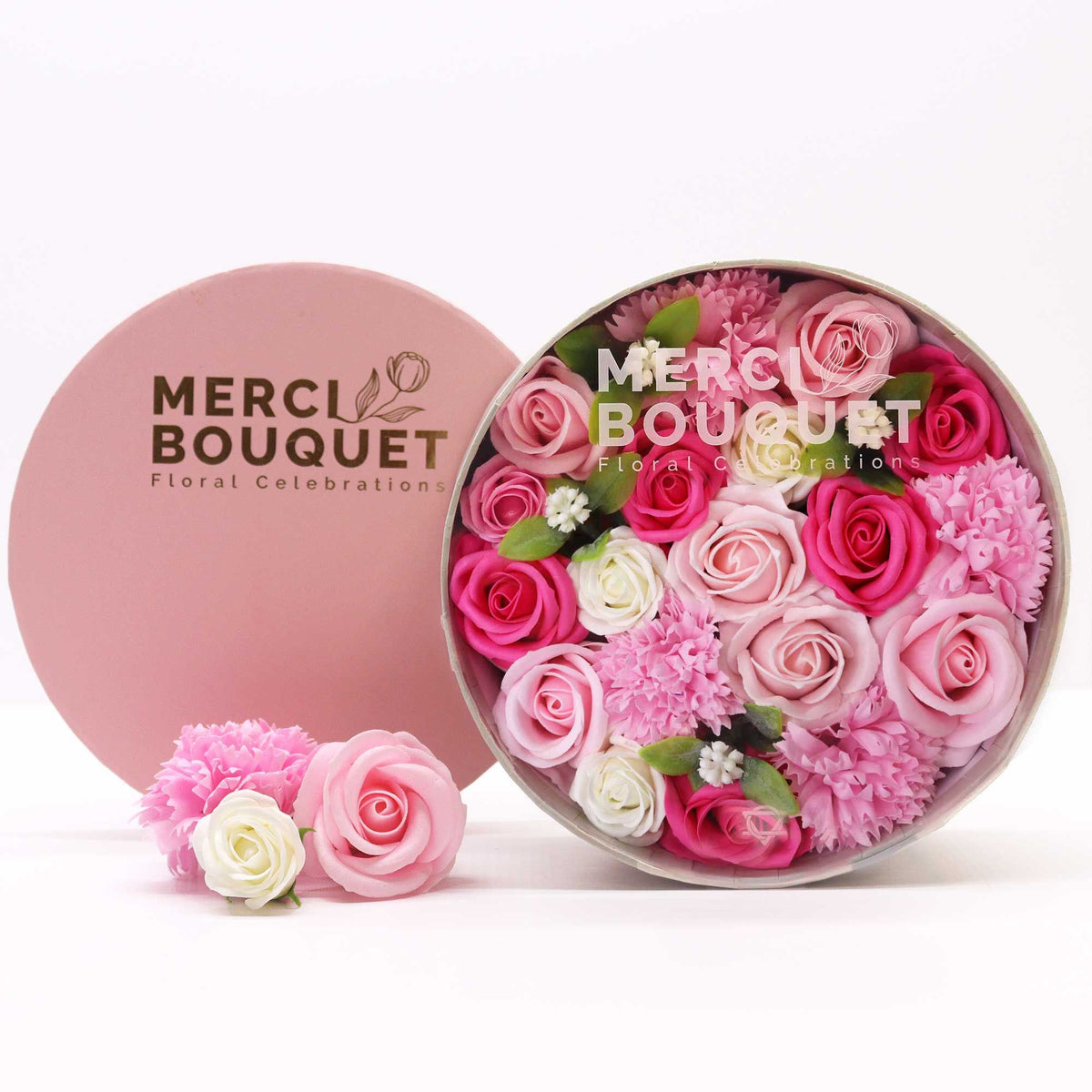 Baby Blessings – Roze Zeepbloemen in Ronde Geschenkdoos