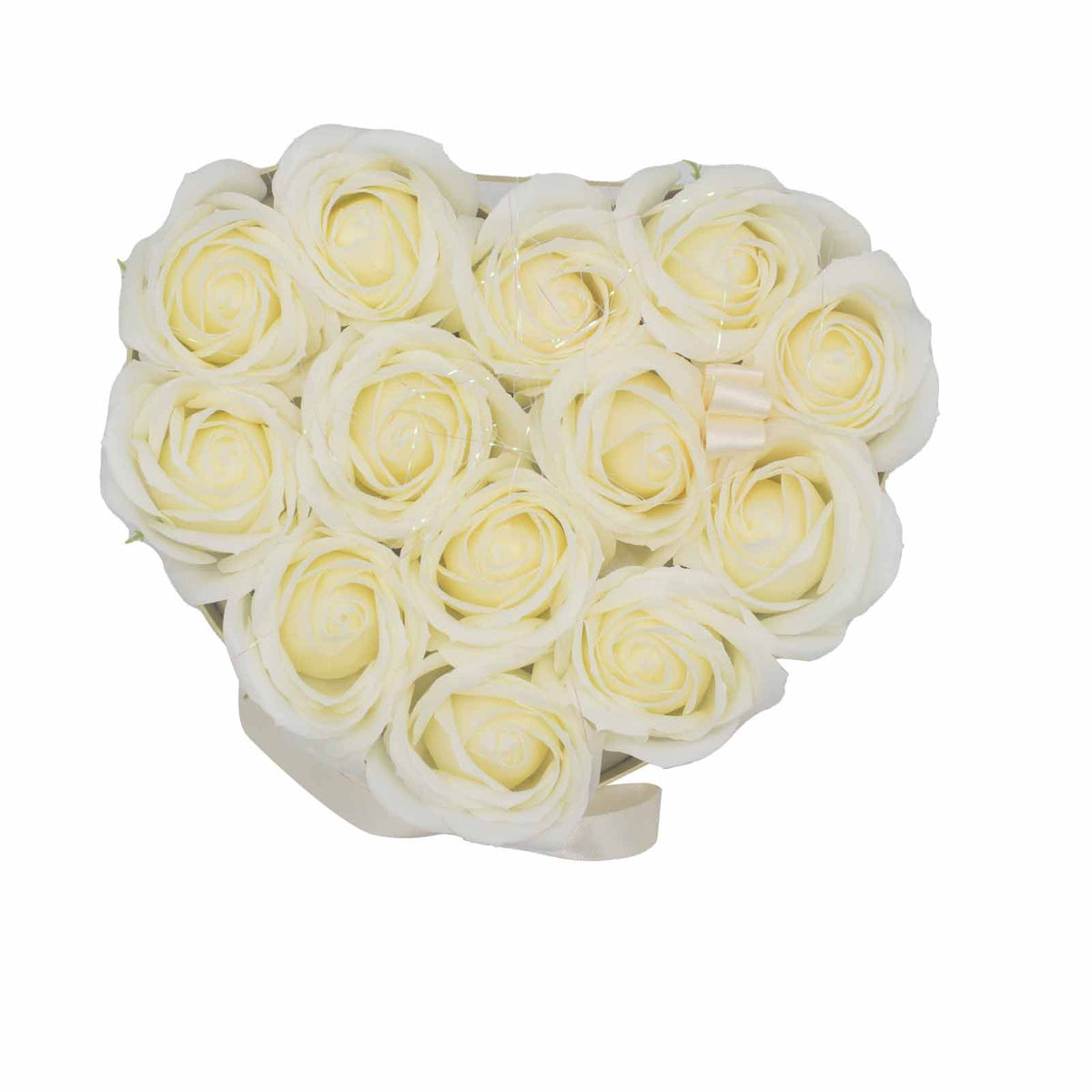 Zeepbloemen Geschenkboeket – 13 Crèmekleurige Rozen in Hartvorm