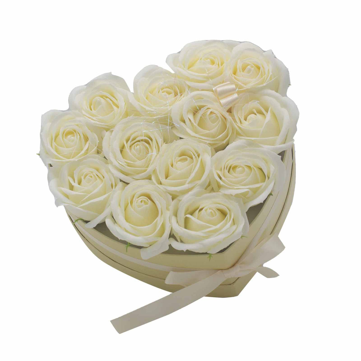 Zeepbloemen Geschenkboeket – 13 Crèmekleurige Rozen in Hartvorm