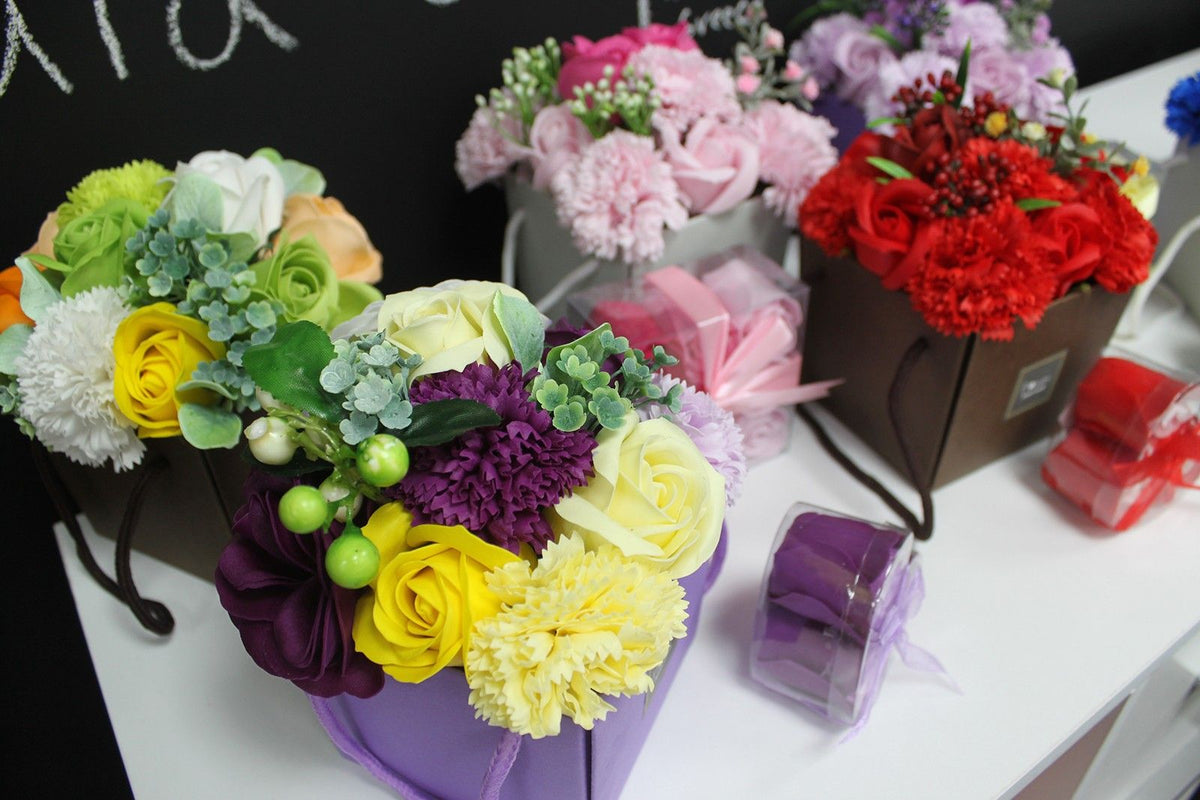 Zeepbloemen Boeket – Roze Rozen & Anjers