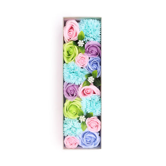 Baby Blessings – Blauwe Zeepbloemen in Geschenkdoos – 28 cm
